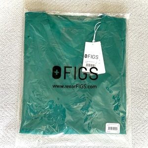 FIGS | NWT Hunter Green Casma Scrub Top S